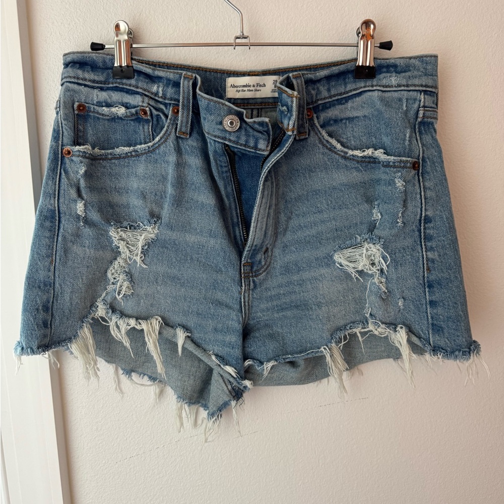 • Abercrombie & Fitch • Women’s High Rise Mom Short Size 29 Size 8